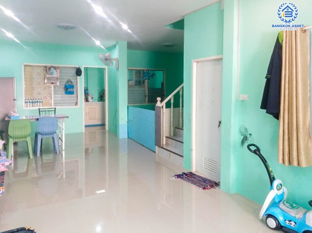 *****ทาวน์เฮ้าส์มือสองย่านนนทบุรี ม.วิโรจน์วิลล์ สะพานนนทบุรี-บางบัวทอง เนื้อที่ 21 ตร.ว. ฟังก์ชัน 3 ห้องนอน 2 ห้องน้ำ 1 ที่จอดรถ แถมฟรี! แทงก์น้ำ, ประตูรีโมท 100 ม. ถ.สะพานนนทบุรี-บางบัวทอง บนทำเลศักยภาพ เชื่อมต่อถ.กาญจนาภิเษก, ถ.ชัยพฤกษ์, ถ.นครอินทร์